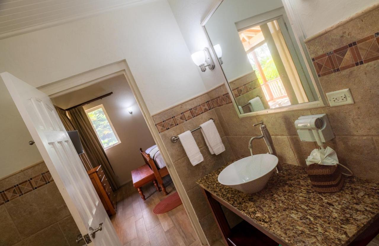 Rosalie Bay Eco Resort & Spa Екстериор снимка